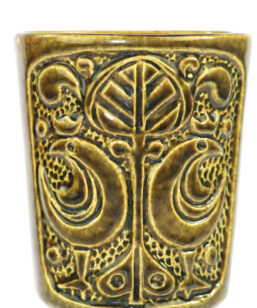 Bilden visar Bay Keramik vas 96-77 Bodo Mans olivfärgad detalj mönster