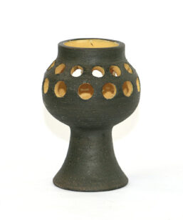 Bilden visar Kjell Blomberg keramiklykta C3 – Gabriel Keramik 1960-tal